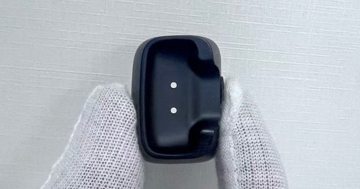 Wireless Microphone Charging Dock Housing: 4-Cavity Precision Micro-Molding with Cosmetic Surface Control for Consumer Electronics