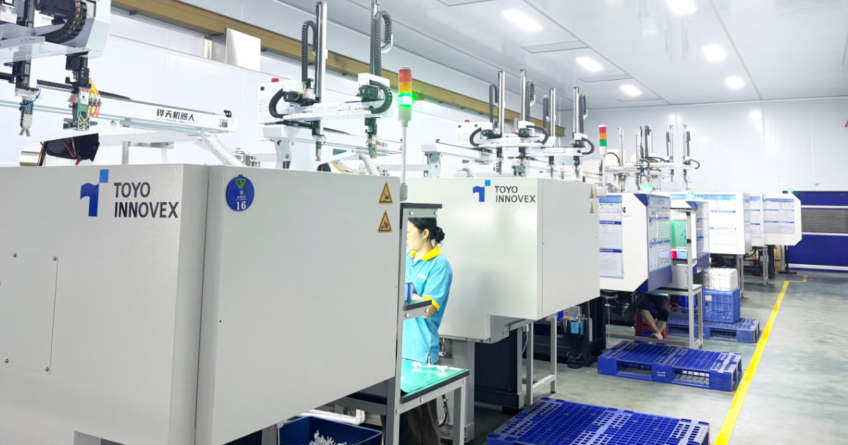 Temperaturkonstante Reinraum-Spritzgießwerkstatt bei JBRplas Shenzhen — staubfreie Umgebung mit kontrollierter Temperatur