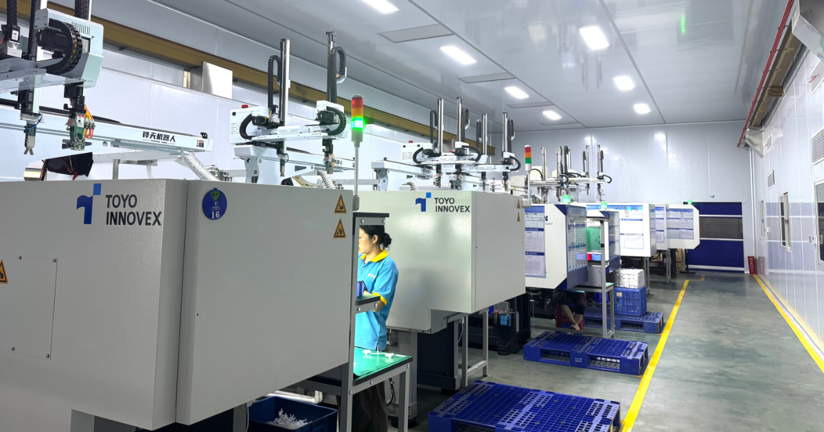 Temperature-controlled cleanroom injection molding workshop Temperature-controlled cleanroom injection molding workshop