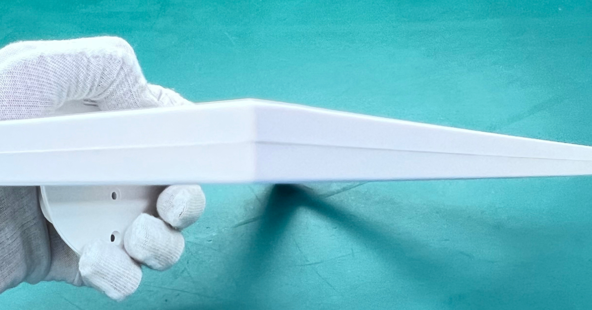 Weld Lines in Injection Molding — Formation, Strength Loss, and How to Minimize Them